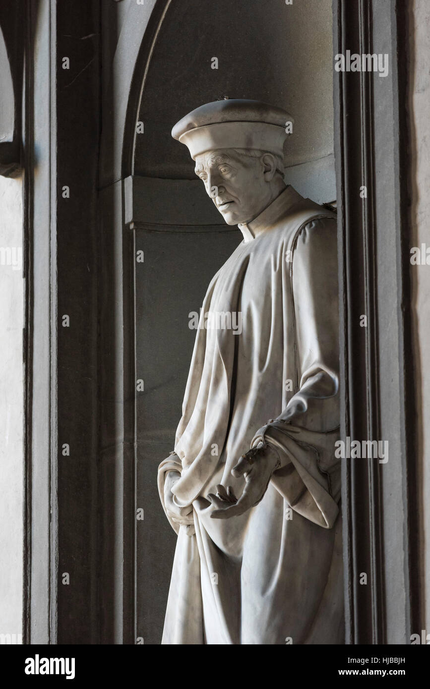 Firenze. L'Italia. La statua di Cosimo I de' Medici (1389-1464), la Galleria degli Uffizi. Foto Stock