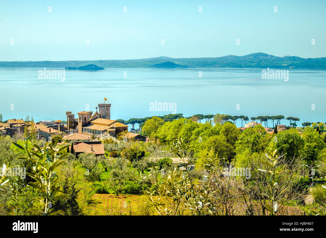 Castello di antenna sul lago paesaggio lazio bolsena Foto Stock