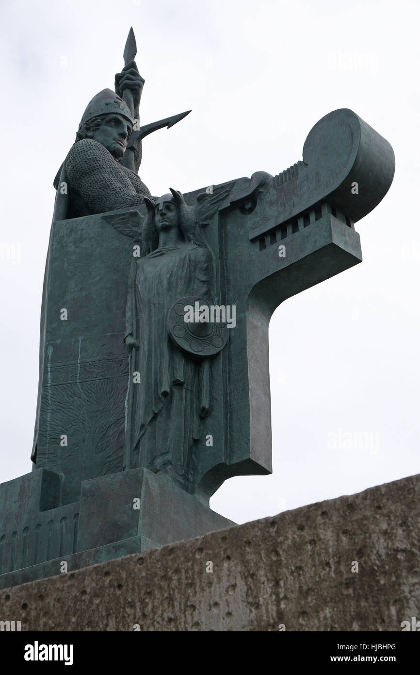 Statua di ingolfur arnarson da einor jonsson, centro di Reykjavik, Islanda. Foto Stock