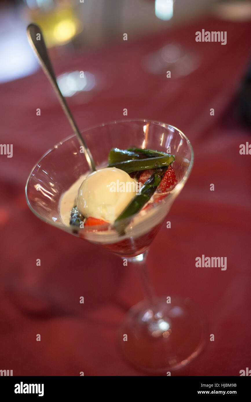 Gelato alla fragola e gli asparagi Foto Stock
