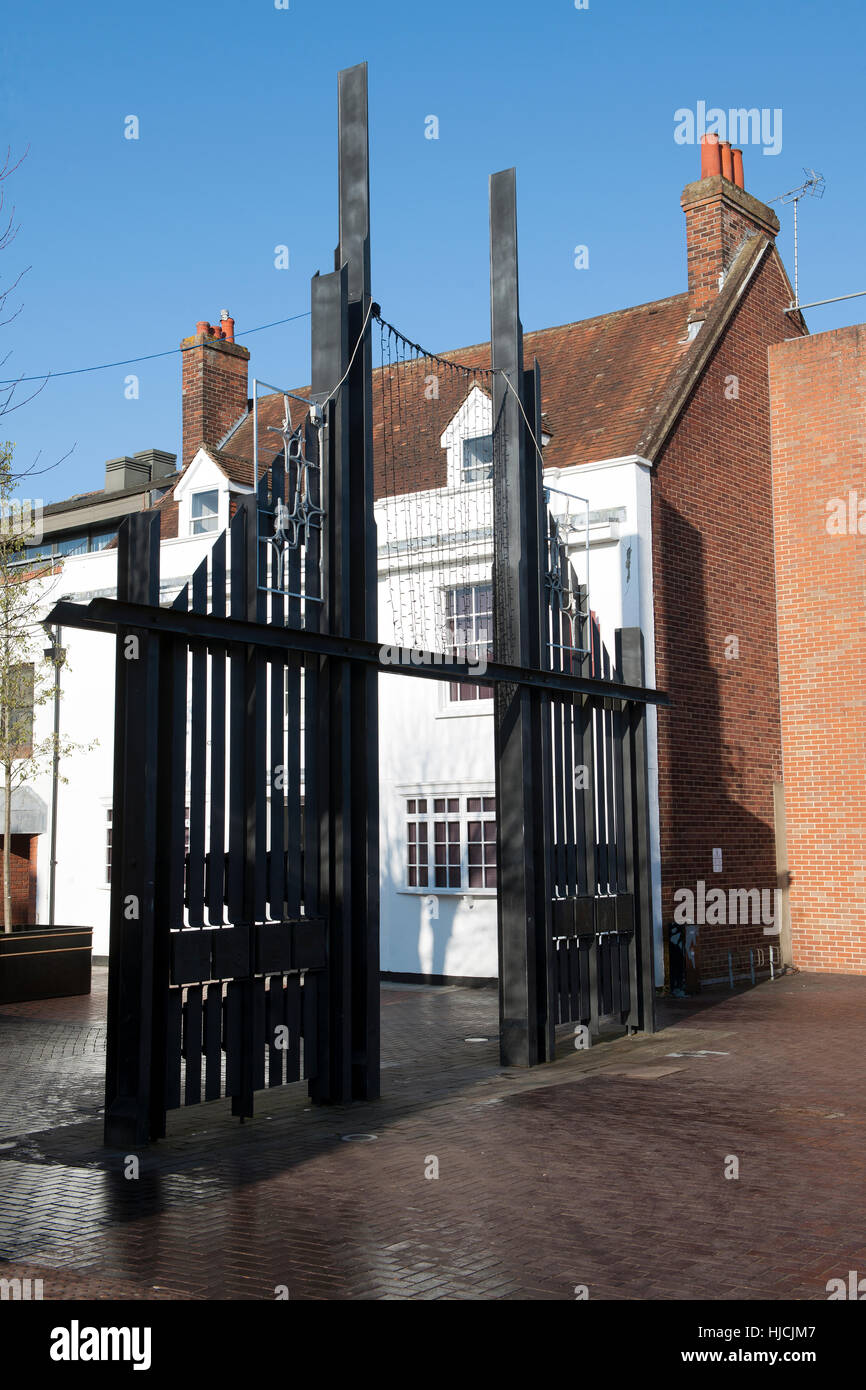 Il Gateway Trionfale, London Street, Città di Basingstoke, Hampshire, Inghilterra, Regno Unito Foto Stock
