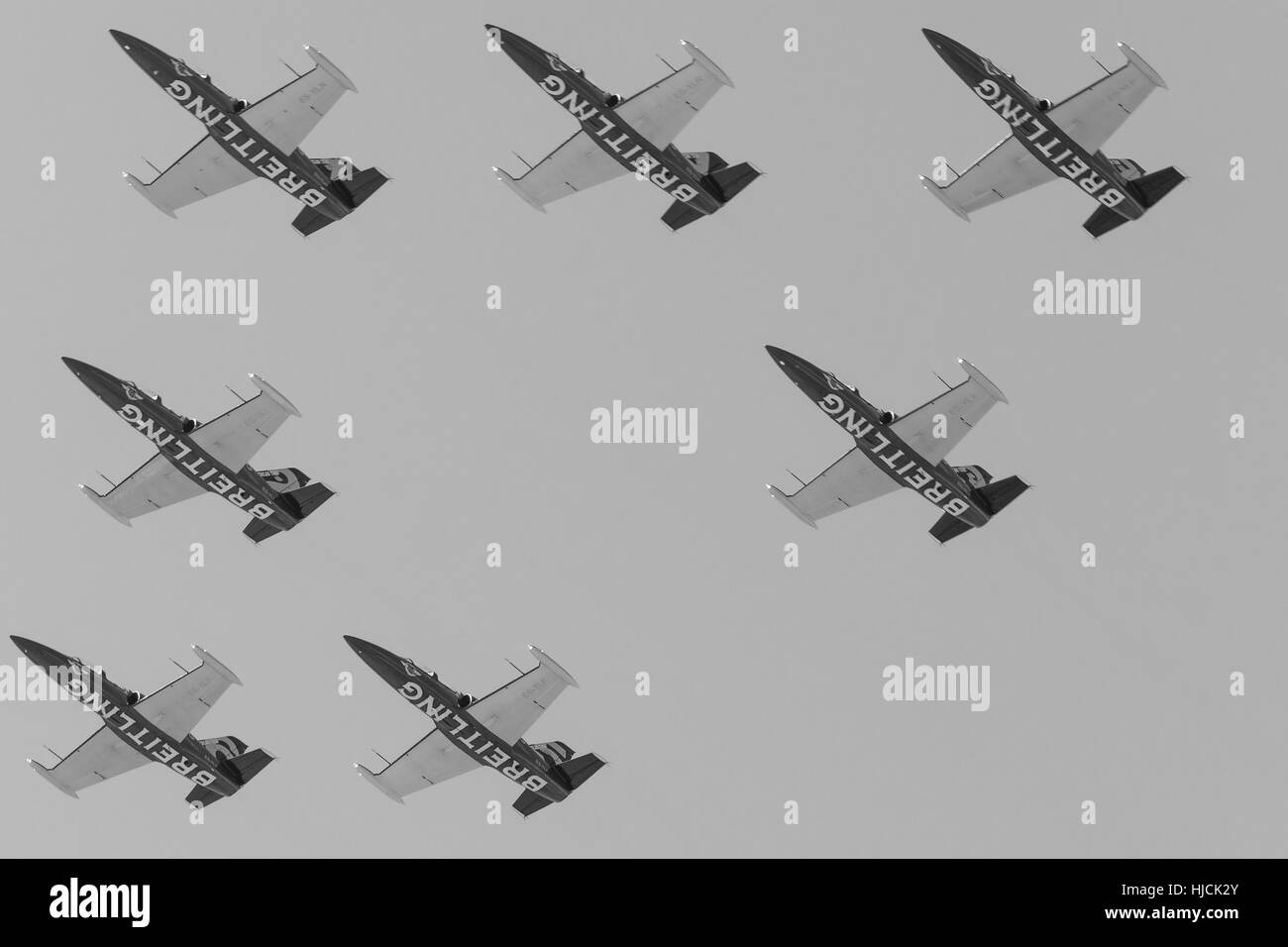 Breitling Jet Team volare in formazione oltre l'Huntington Beach Airshow di Ottobre 2016 Foto Stock