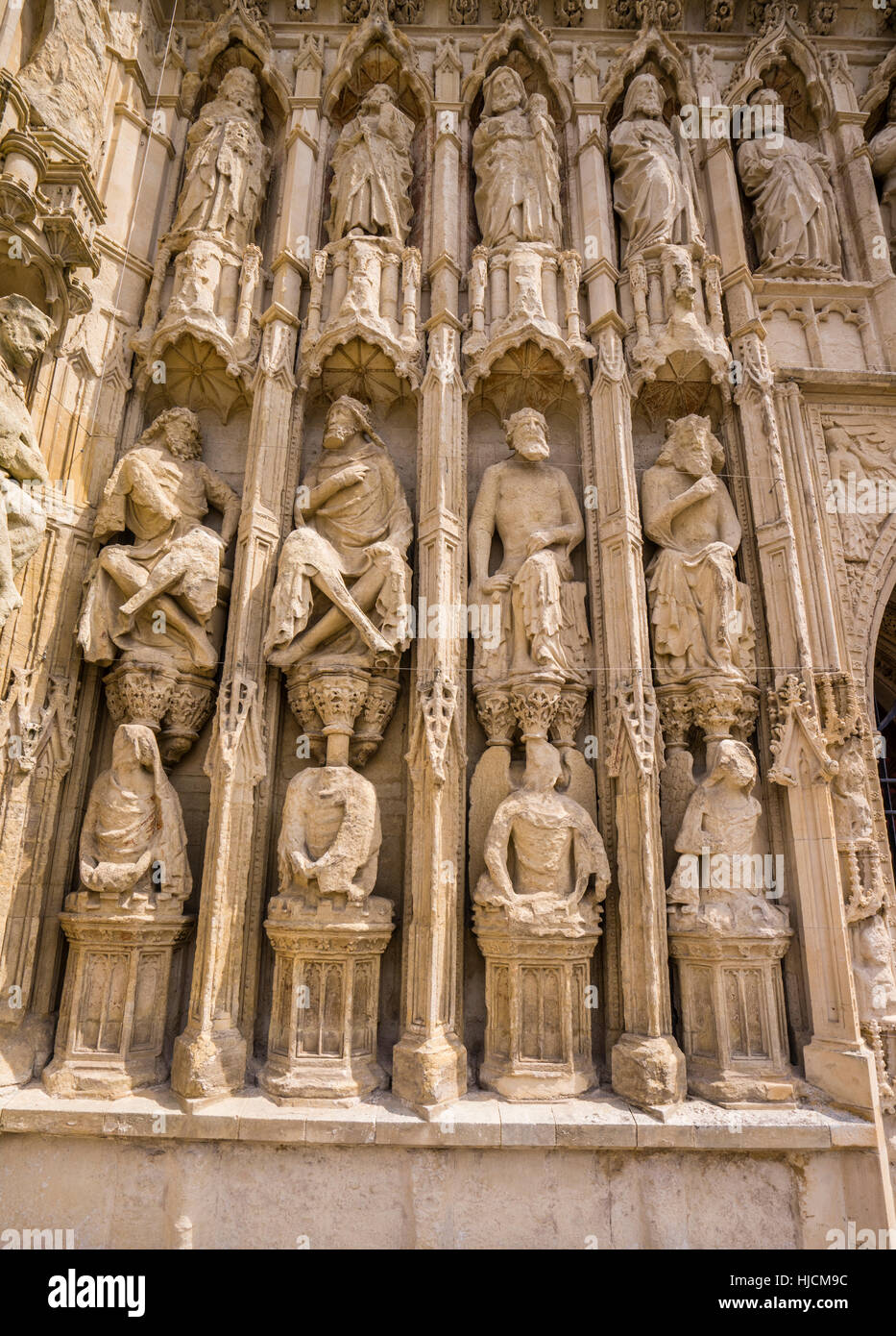 Gran Bretagna, Sud Ovest Inghilterra, Devon, Exeter, Cattedrale di Exeter, elaborare sculture in pietra degli angeli, santi, figure bibliche e kings Foto Stock