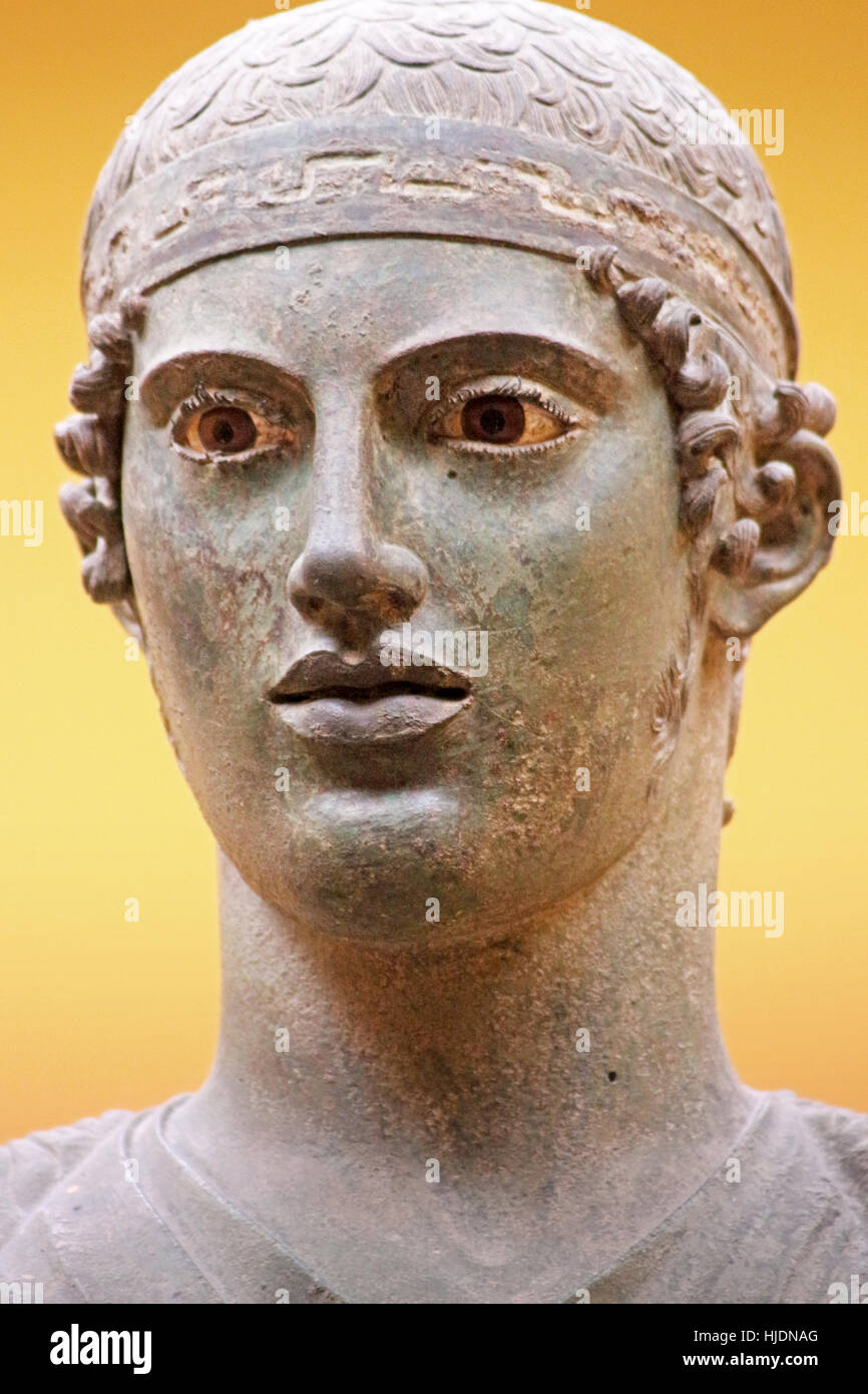 L'auriga di Delfi, Grecia Foto stock - Alamy