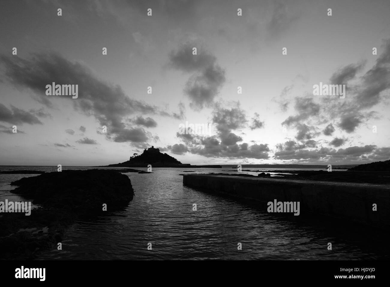 Atmosferica drammatica fotografia di St.Michaels Mount al crepuscolo Marazion Foto Stock