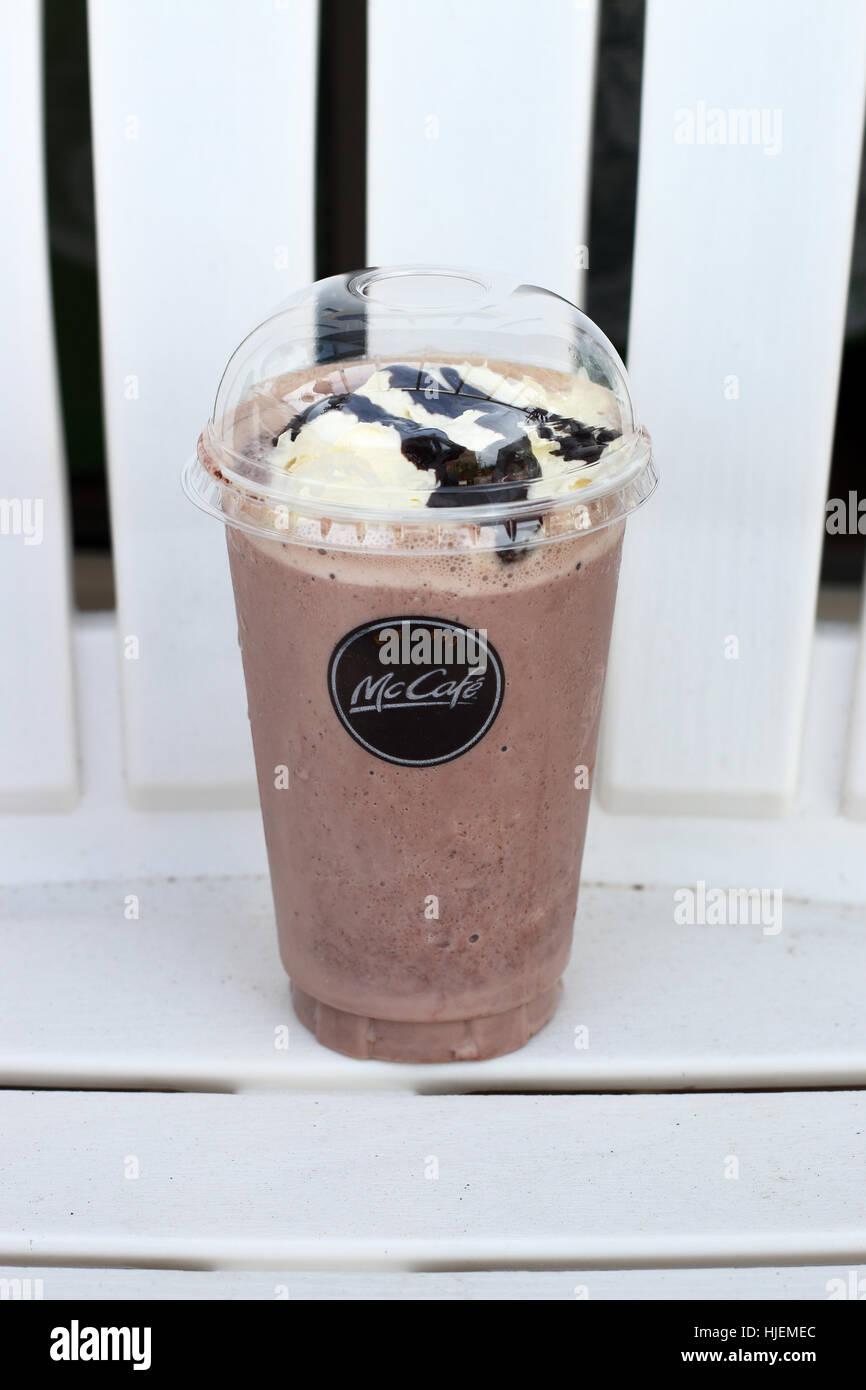 Close up di McDonald's chocolate Frappe al McDonald's Melbourne Victoria Australia Foto Stock