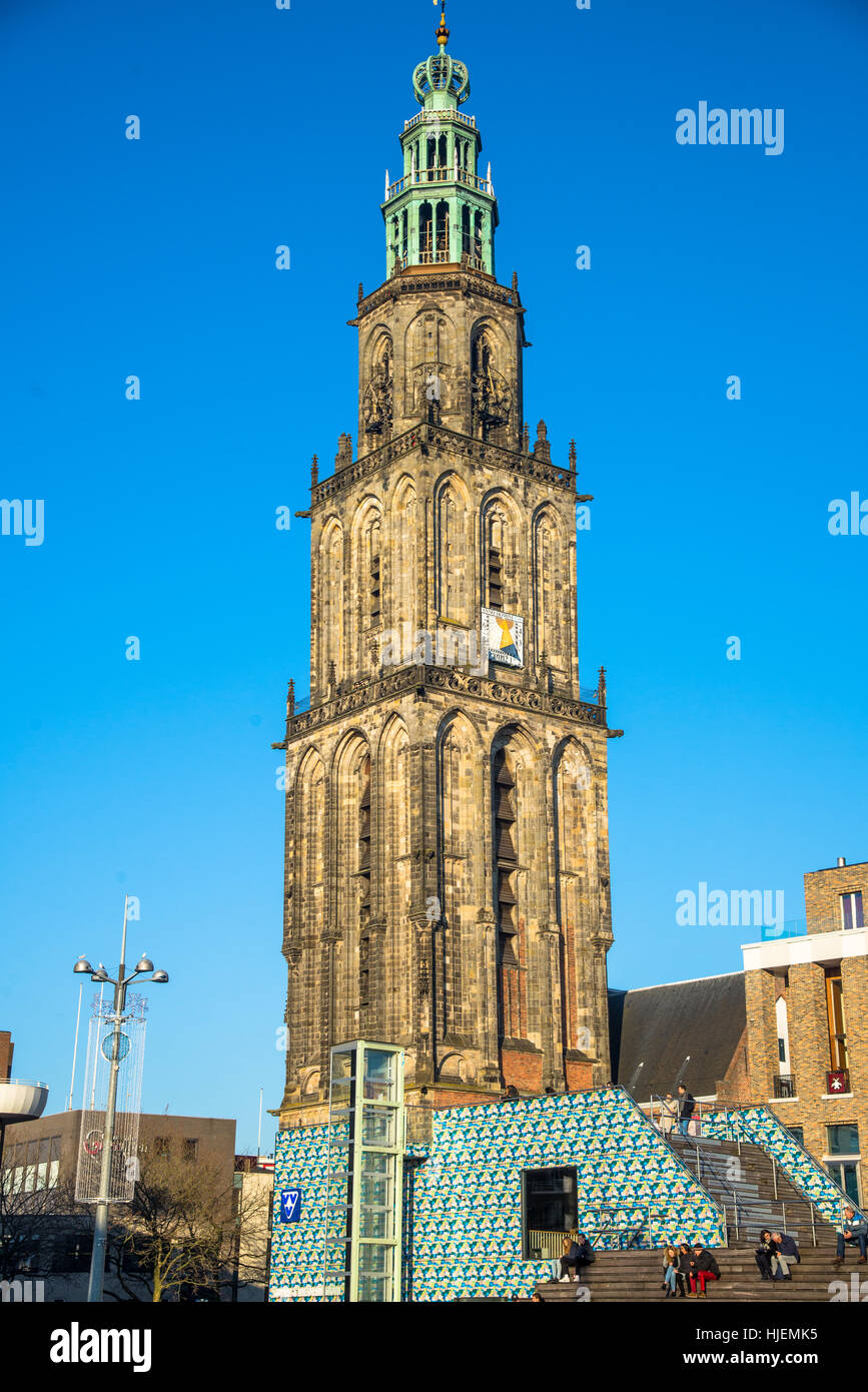 Torre Martini con cielo blu di Groningen in Olanda Foto Stock