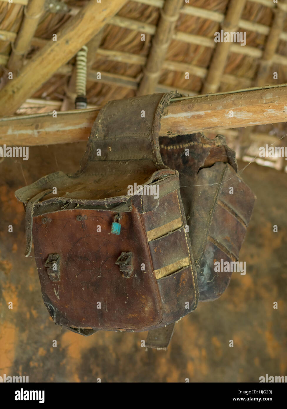 Vecchia sella / Attrezzatura per cavalli Foto Stock