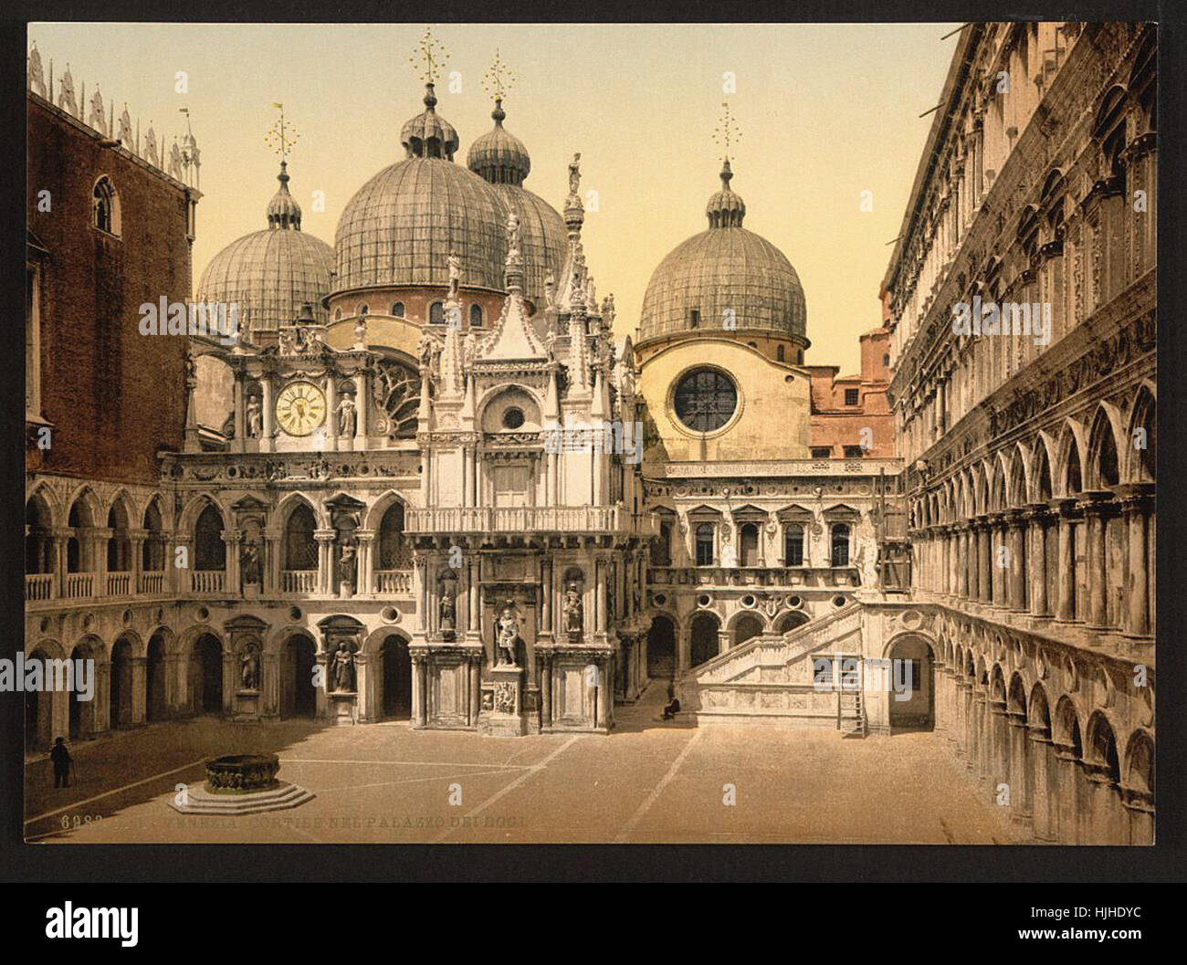 Una corte nel palazzo dei Dogi di Venezia Italia - Photochrom XIX SECOLO Foto Stock