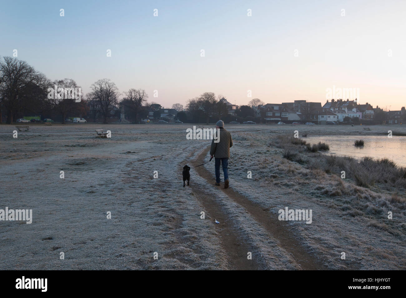 La mattina presto temperature di congelamento al Rushmore stagno, Wimbledon Common, a sud-ovest di Londra, England, Regno Unito Foto Stock