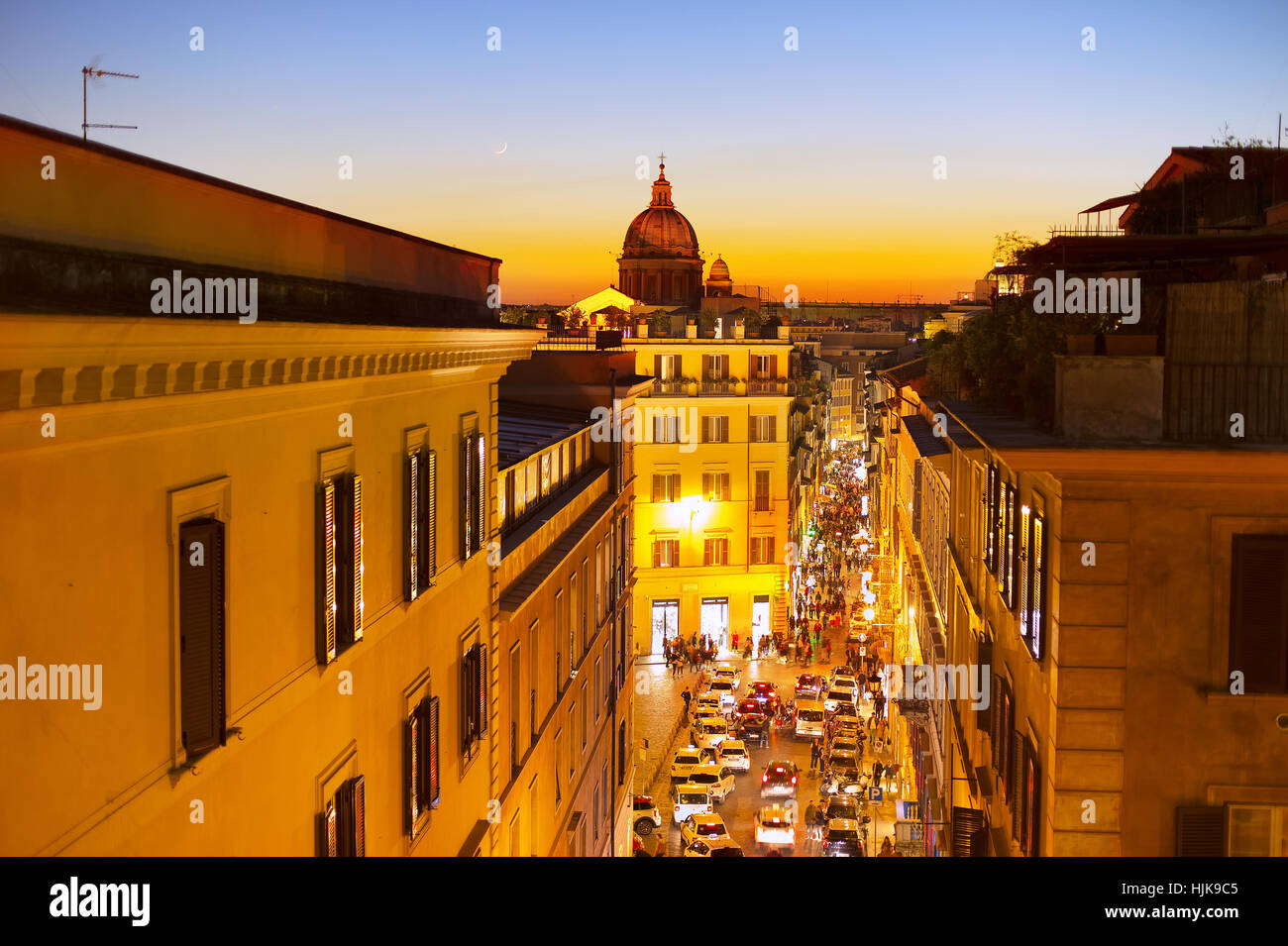 Roma Città Vecchia strada al crepuscolo. Vista dall'alto. Italia Foto Stock