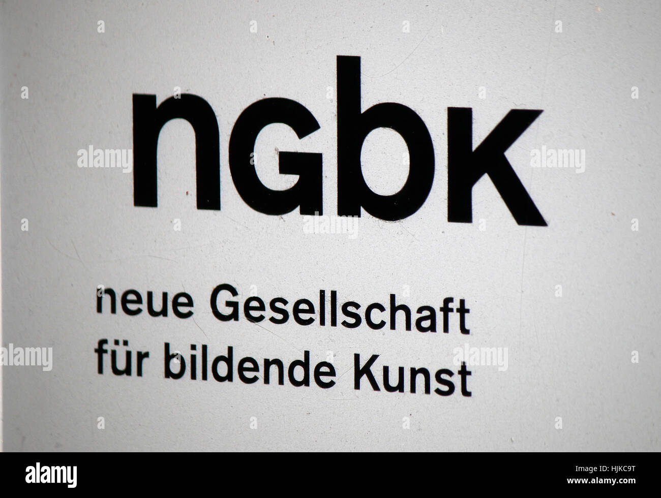 Das Logo der Marke 'NGBK Neue Gesellschaft fuer Bildende Kunst', Berlino. Foto Stock