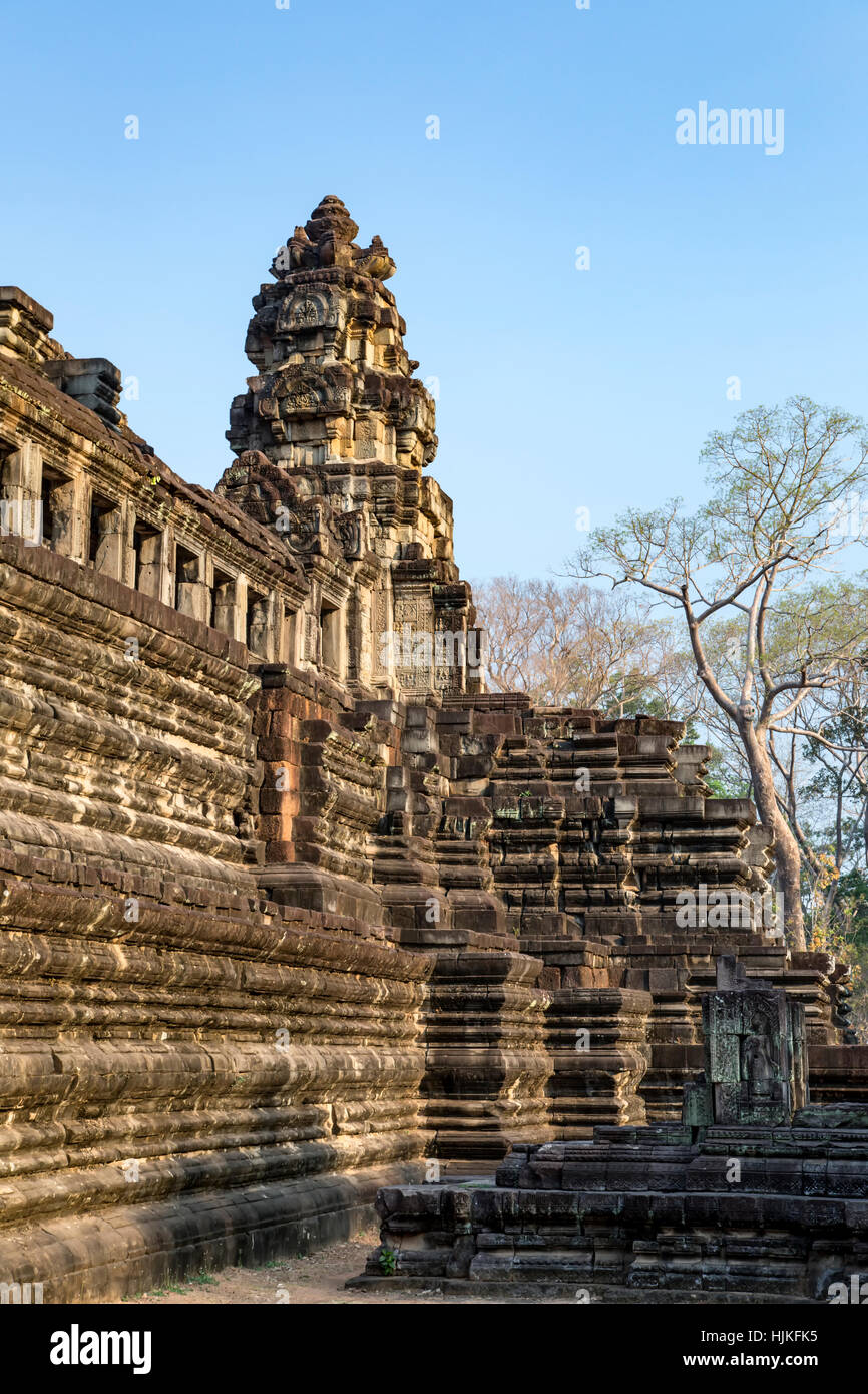 East Tower, Bapuon, Tempio di Angkor Thom, il Parco Archeologico di Angkor, Siem Reap, Cambogia Foto Stock