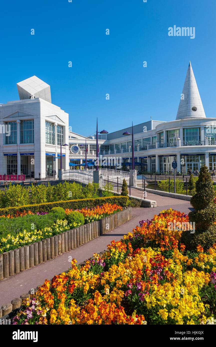 L'ingresso al Centro commerciale Bluewater nel Kent. In una giornata di sole. Foto Stock