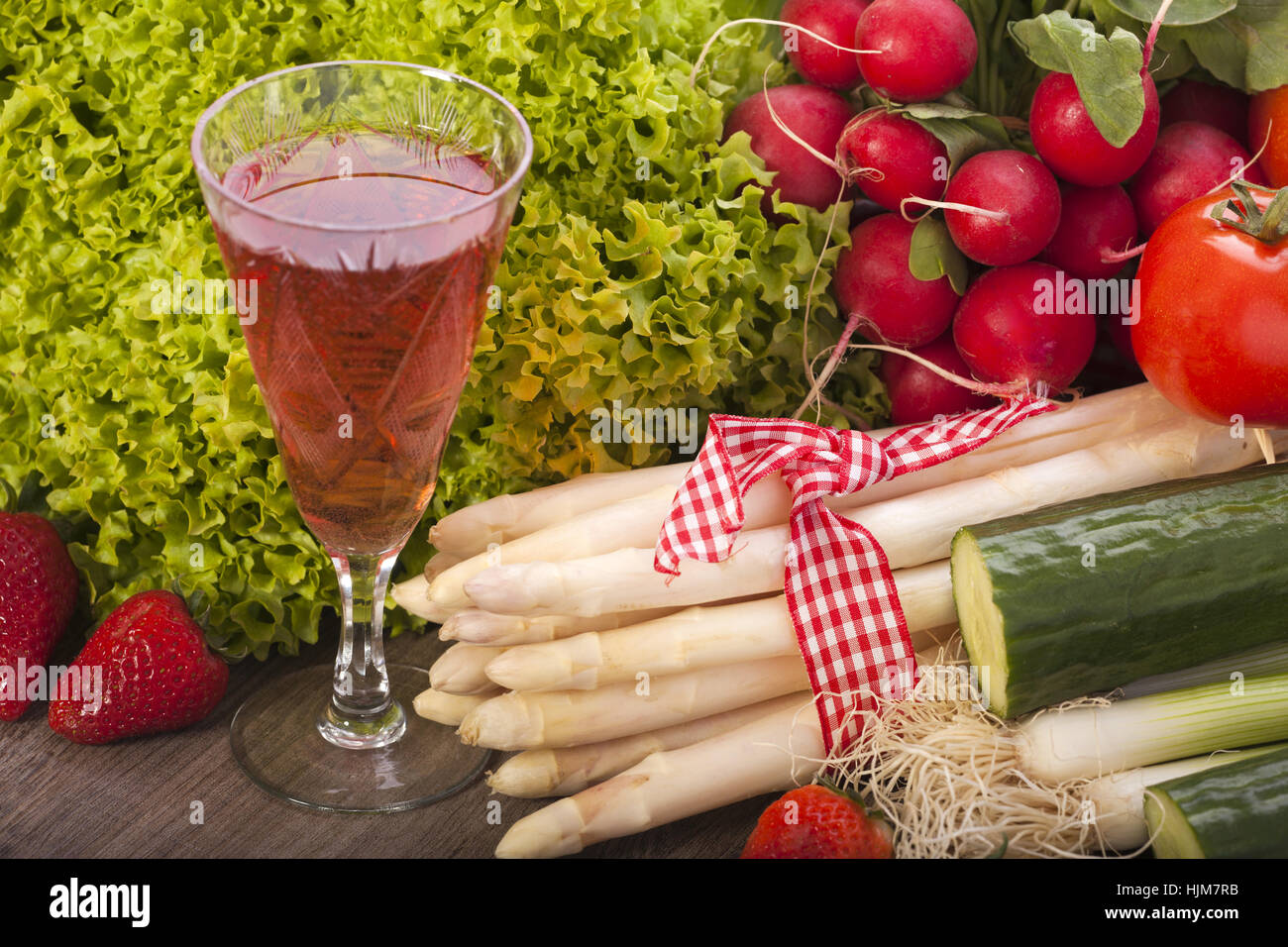 Vino, verdure, asparagi, ingredienti, stagione, cibo, aliment, colorati, Foto Stock