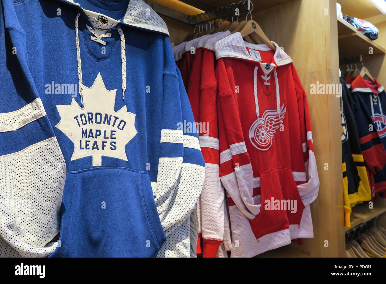 NHL Powered by Reebok Store, 1185 Avenue of the Americas, all'angolo della 47th Street, New York Foto Stock