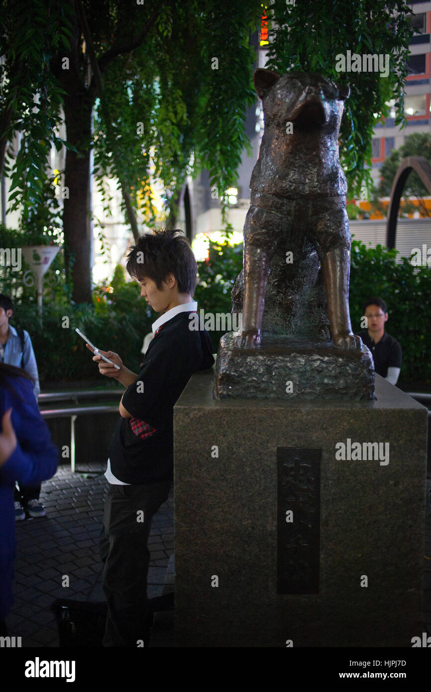 Hachiko cane statua, in Shibuya square. Tokyo.Il Giappone Foto Stock