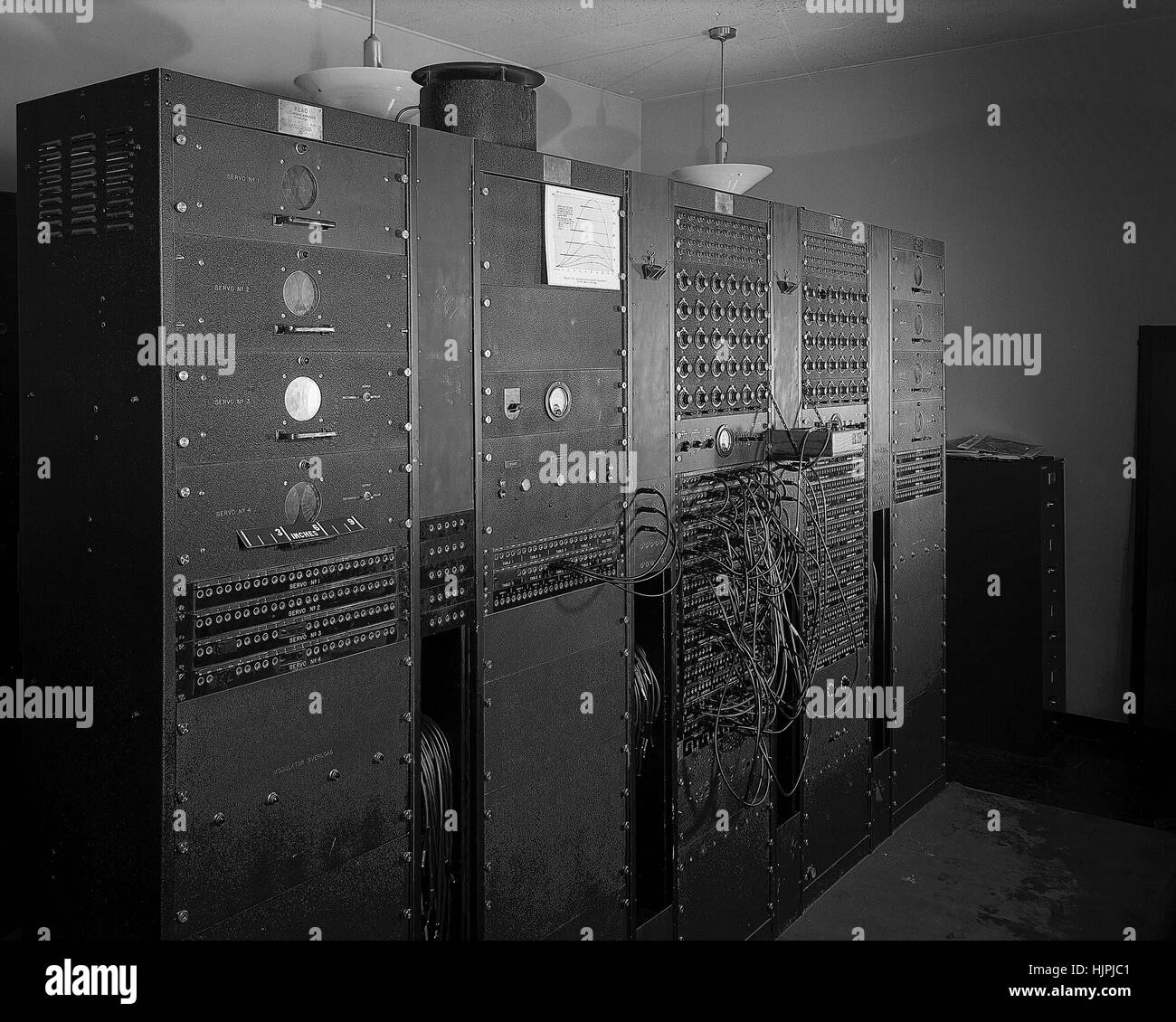 Reeves Electronic computer analogico, il primo calcolatore elettronico  installato presso la NASA Ames Research Center di Mountain View,  California, 1949. Immagine cortesia della NASA Foto stock - Alamy