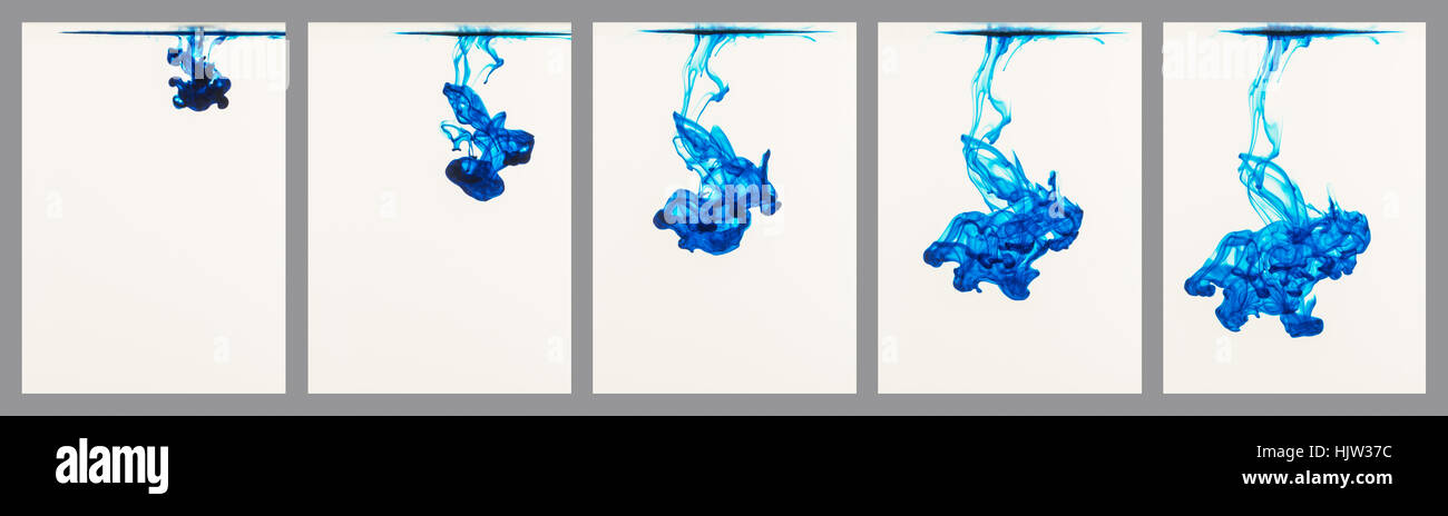Sequenza di cinque pannelli, mostrando l'inchiostro blu fluente attraverso l acqua Foto Stock