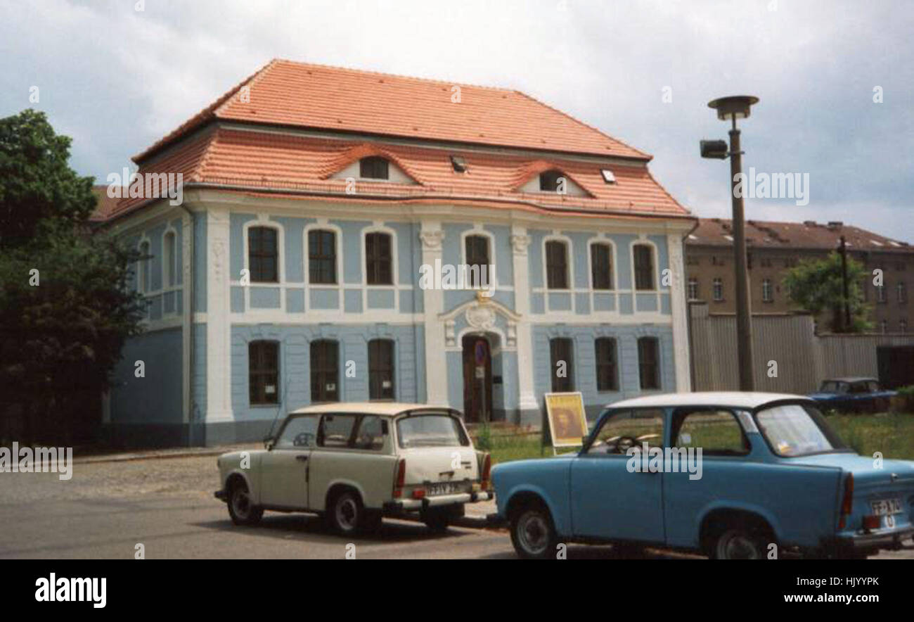 Casa e Trabbies a Francoforte sull'Oder Germania Foto Stock