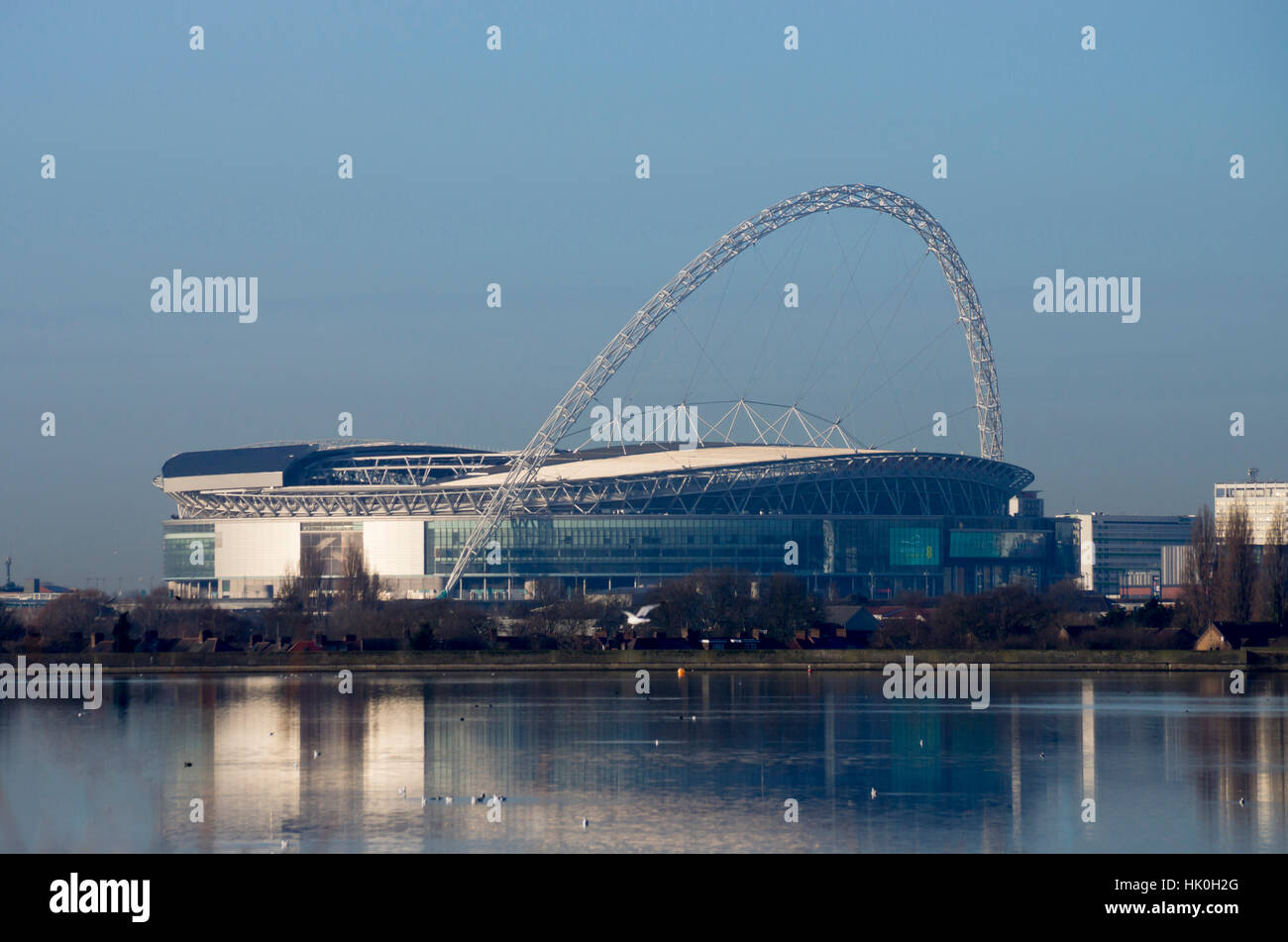 Lo stadio di Wembley in arpa gallese Lago, London, England, Regno Unito Foto Stock