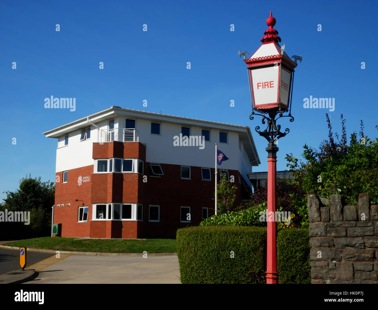 Lampada di fuoco al di fuori di Dane Castello della stazione dei vigili del fuoco, Exeter Devon. Originariamente una coppia sono state al di fuori della vecchia casa di fuoco, ora un "pub. Exeter era conosciuto come un "fi Foto Stock