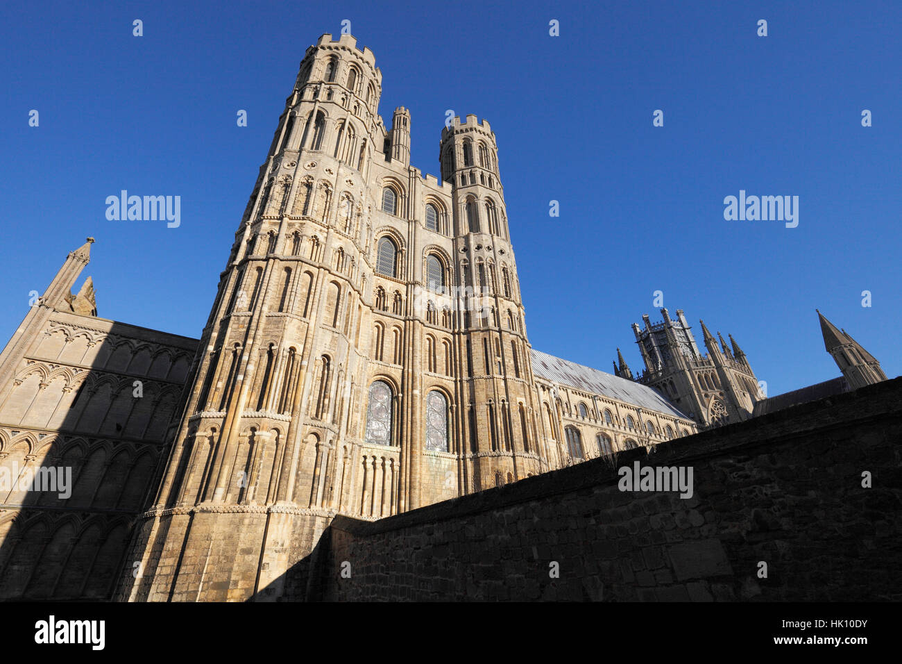 Cattedrale di Ely, il Sud Ovest il transetto e l'Ottagono visibile in background. Foto Stock