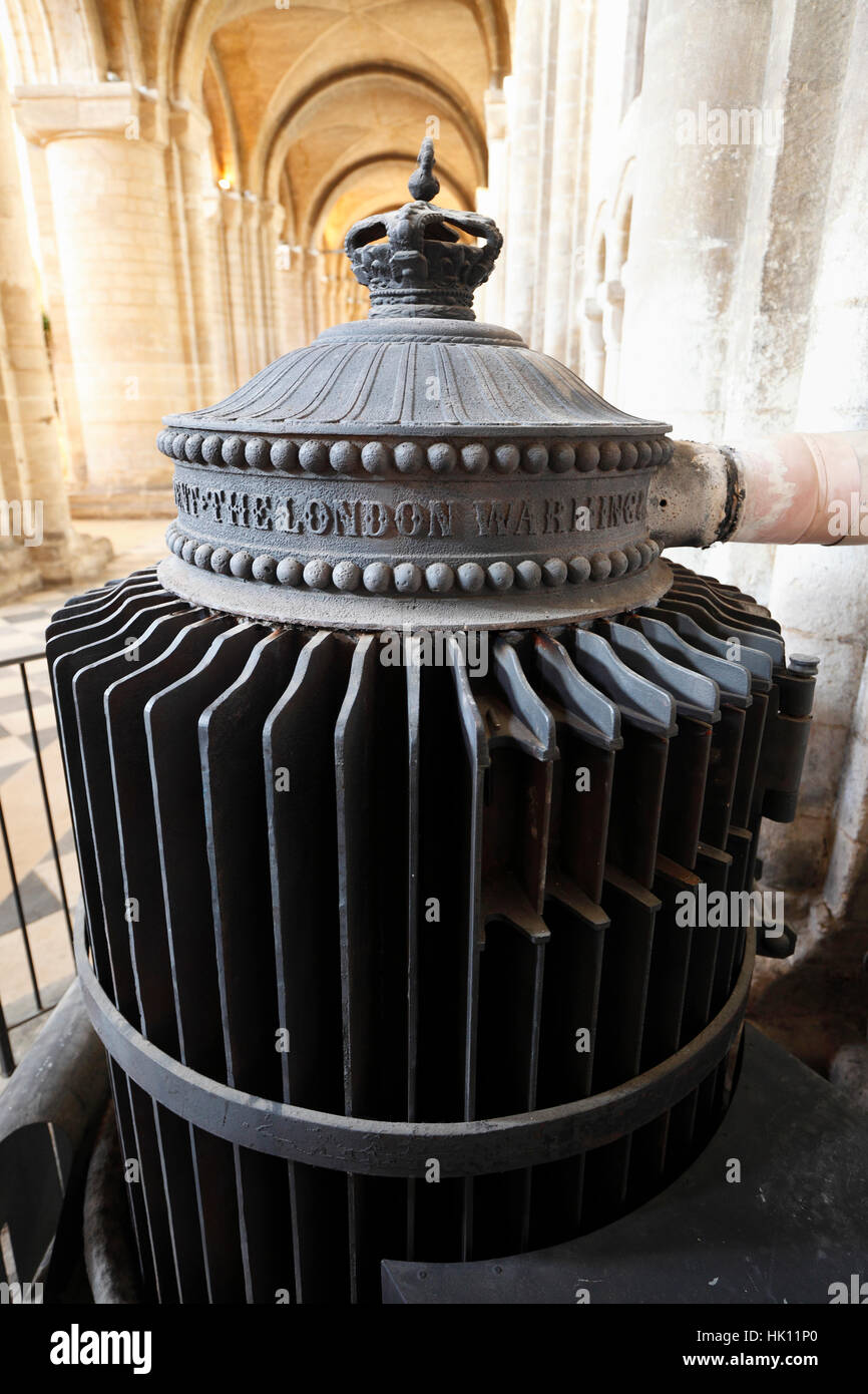 Ghisa riscaldatore gurney trovata nella Cattedrale di Ely, Engalnd, UK. Foto Stock