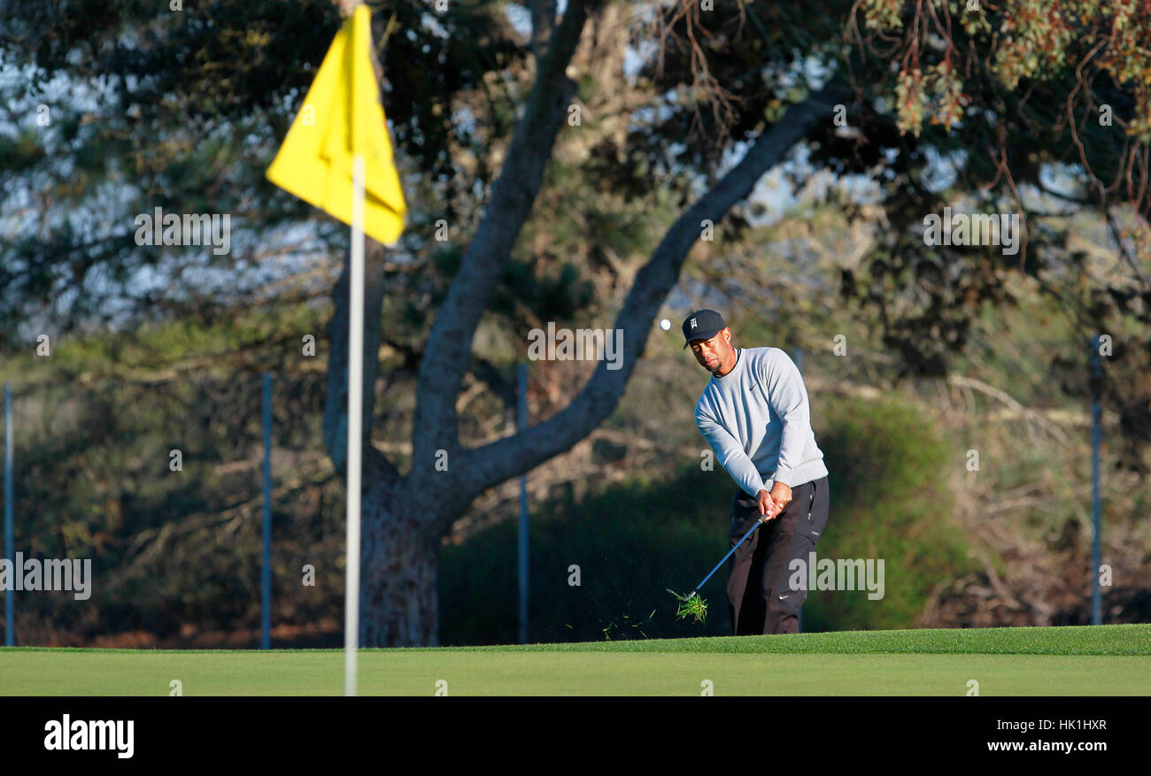 San Diego, CA, Stati Uniti d'America. 25 gennaio, 2017. Tiger Woods' borsa come si è svolto il corso del nord del campo da Golf di Torrey Pines, a San Diego durante la Pro-Am degli agricoltori assicurazioni aperto mercoledì 25 gennaio, 2017. Credito: K.C. Alfred/San Diego Union-Tribune/ZUMA filo/Alamy Live News Foto Stock