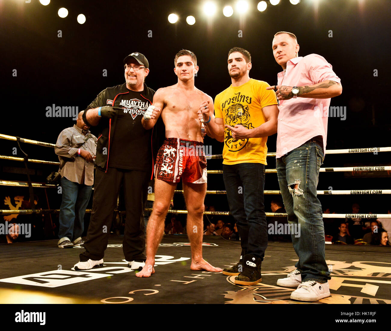 Las Vegas, Stati Uniti d'America. 3 febbraio, 2017. I concorrenti lotta durante la premier Muay Thai Lion lotta 34 presso il Tropicana Hotel e Casinò di Las Vegas, Nevada. Credito: Ken Howard Immagini/Alamy Live News Foto Stock