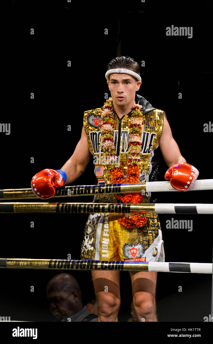 Las Vegas, Stati Uniti d'America. 3 febbraio, 2017. I concorrenti lotta durante la premier Muay Thai Lion lotta 34 presso il Tropicana Hotel e Casinò di Las Vegas, Nevada. Credito: Ken Howard Immagini/Alamy Live News Foto Stock