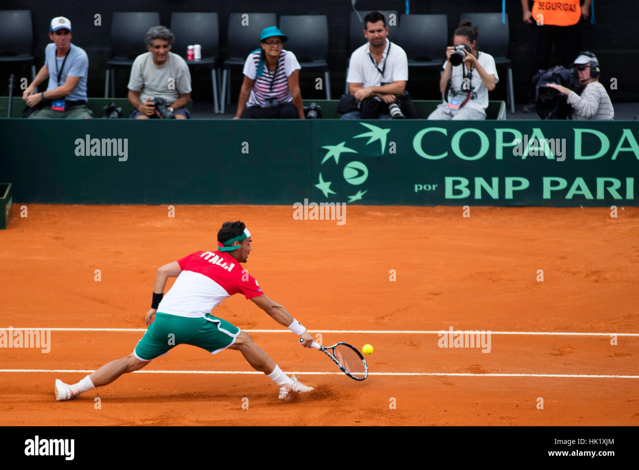 Parque Sarmiento, Buenos Aires, Argentina. 04 feb 2017. 4, Feb. 2017 - Parque Sarmiento, Buenos Aires. L'Argentina ha vinto il doppio in Coppa Davis. Leonardo Mayer e Carlos Berlocq ha vinto al quinto set per Bolelli - Fognini. Anche così l'Italia è 2-1 in avanti nel punteggio. Credito: Nicholas Tinelli/Alamy Live News Foto Stock