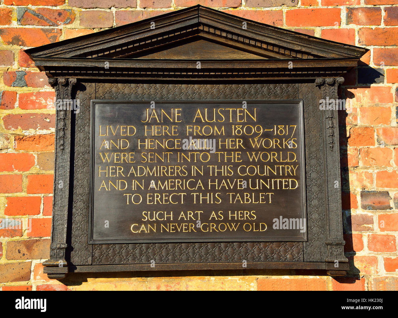 Placca su Jane Austen's House Museum, Chawton Village, Alton, HAMPSHIRE, Regno Unito Foto Stock