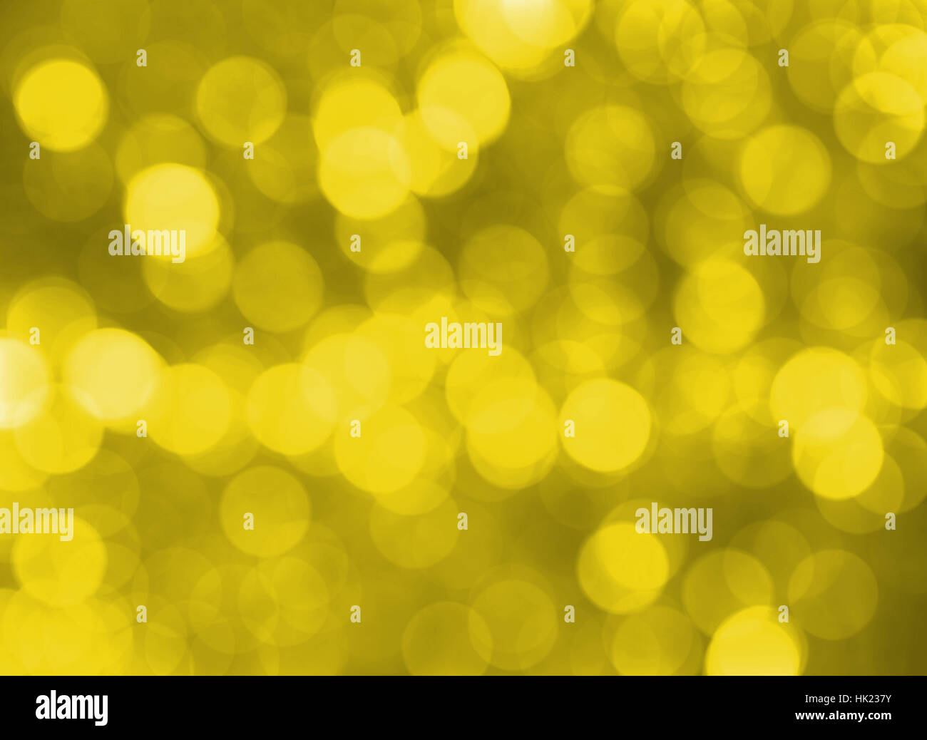 Verde effetto Bokeh di fondo da goccioline sulla foglia Foto Stock