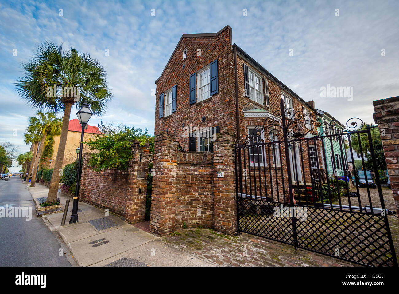 Storica casa di mattoni a Charleston, Carolina del Sud. Foto Stock