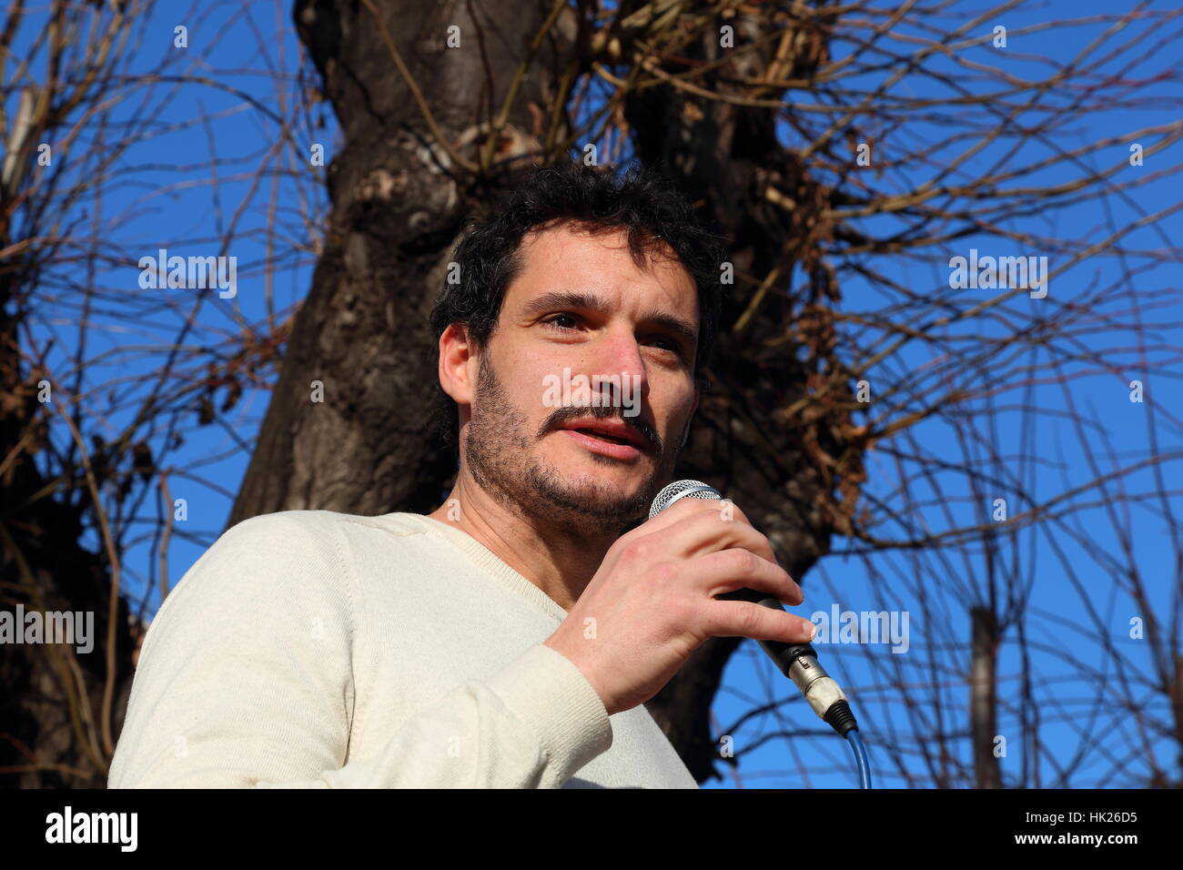 Roma, Italia. 25 gennaio, 2017. Giornata di azione organizzata da Amnesty International Italia, di continuare a cercare la verità circa il brutale assassinio del ricercatore italiano Giulio Regeni Credito: Matteo Nardone/Pacific Press/Alamy Live News Foto Stock