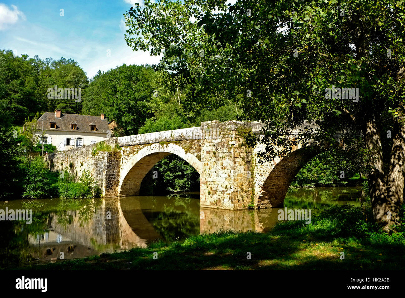 Pont St Blaise Fiume Ponte Aveyron Najac Midi-pirenei a sud ovest della Francia UE Unione europea EUROPA Foto Stock