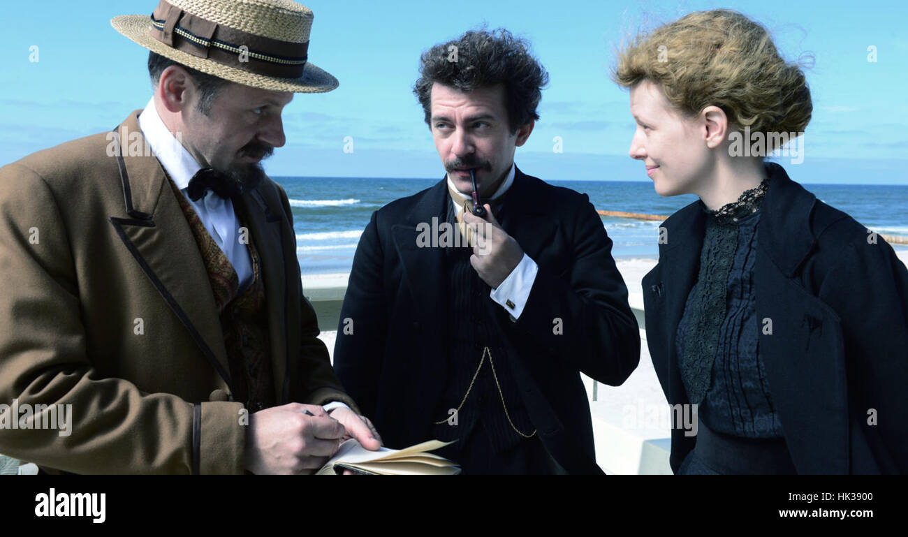 Borse Marie Curie di ospitalità: il coraggio della conoscenza è un film da regista tedesco Marie Noelle. Fisico e chimico Borse Marie Curie di ospitalità per le lotte per il riconoscimento nel maschio dominato la scienza comunità nei primi anni del XX secolo in Francia. Questa fotografia è per il solo uso editoriale ed è il copyright del film company e/o il fotografo assegnato dal film o società di produzione e può essere riprodotto solo da pubblicazioni in congiunzione con la promozione del film di cui sopra. Un credito per il film company è richiesto. Il fotografo deve anche essere accreditato quando noto. Foto Stock