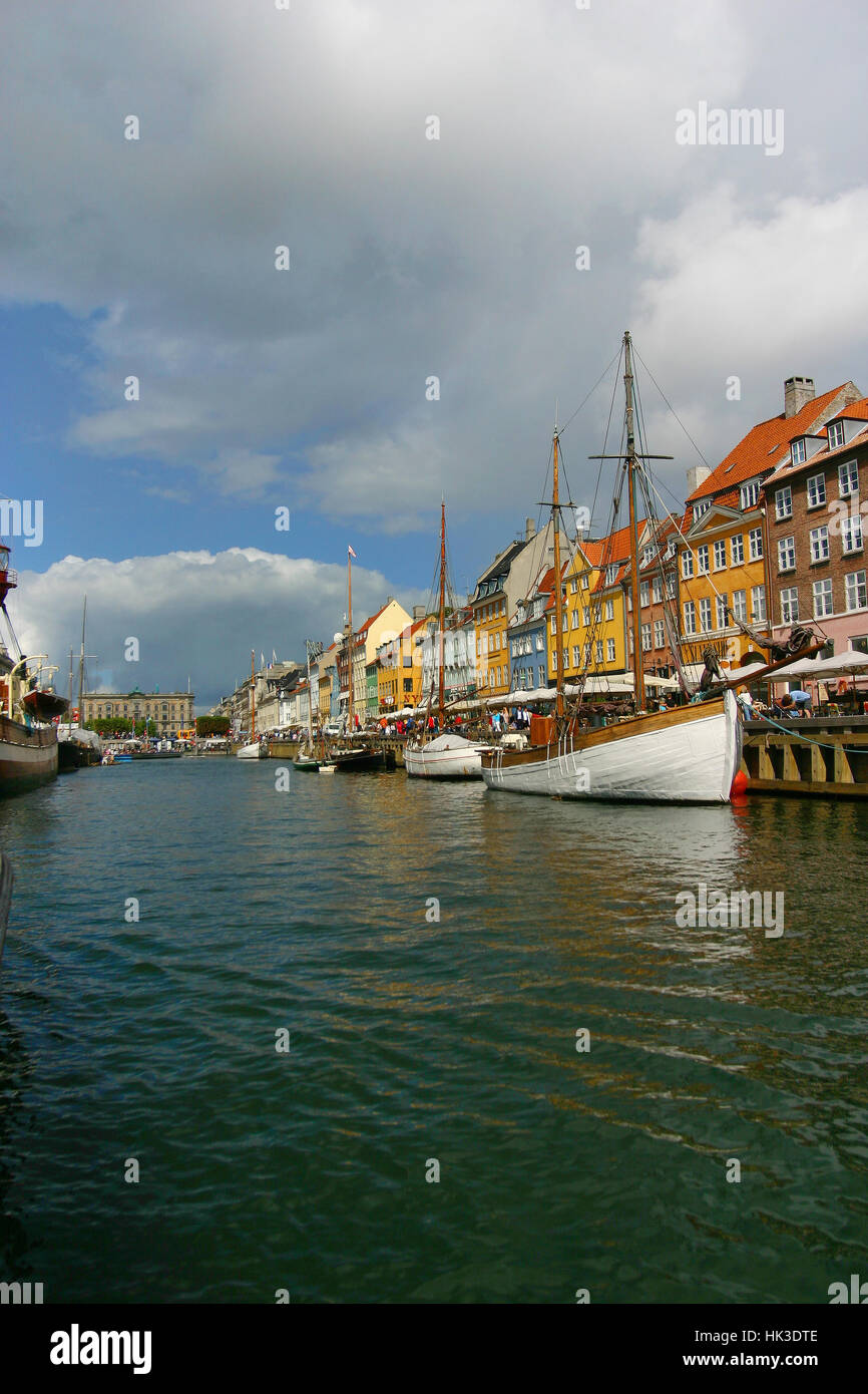 Blu, brilla, brilla, luminoso, Lucent, luce, sereno, luminosa e soleggiata, vela, Foto Stock