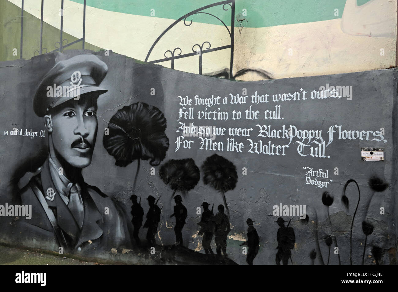 Arte di strada in Brixton London, England, Regno Unito - il papavero nero Foto Stock