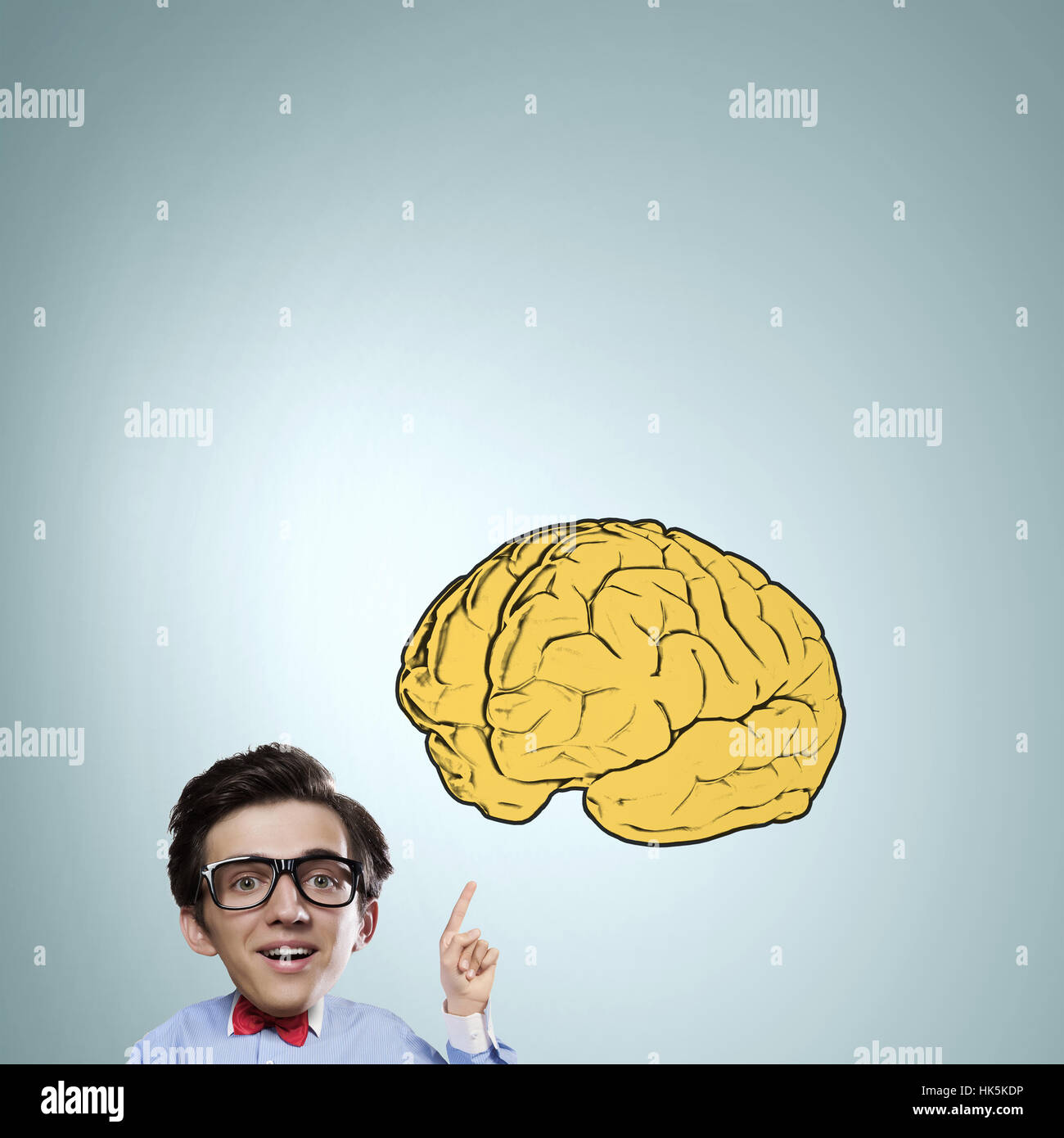 Idea nozione di imprenditore con grande testa rivolta a Big Brain Foto Stock