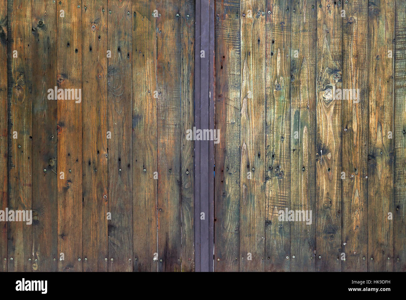 Primo piano sulla tessitura di una porta di legno. Foto Stock