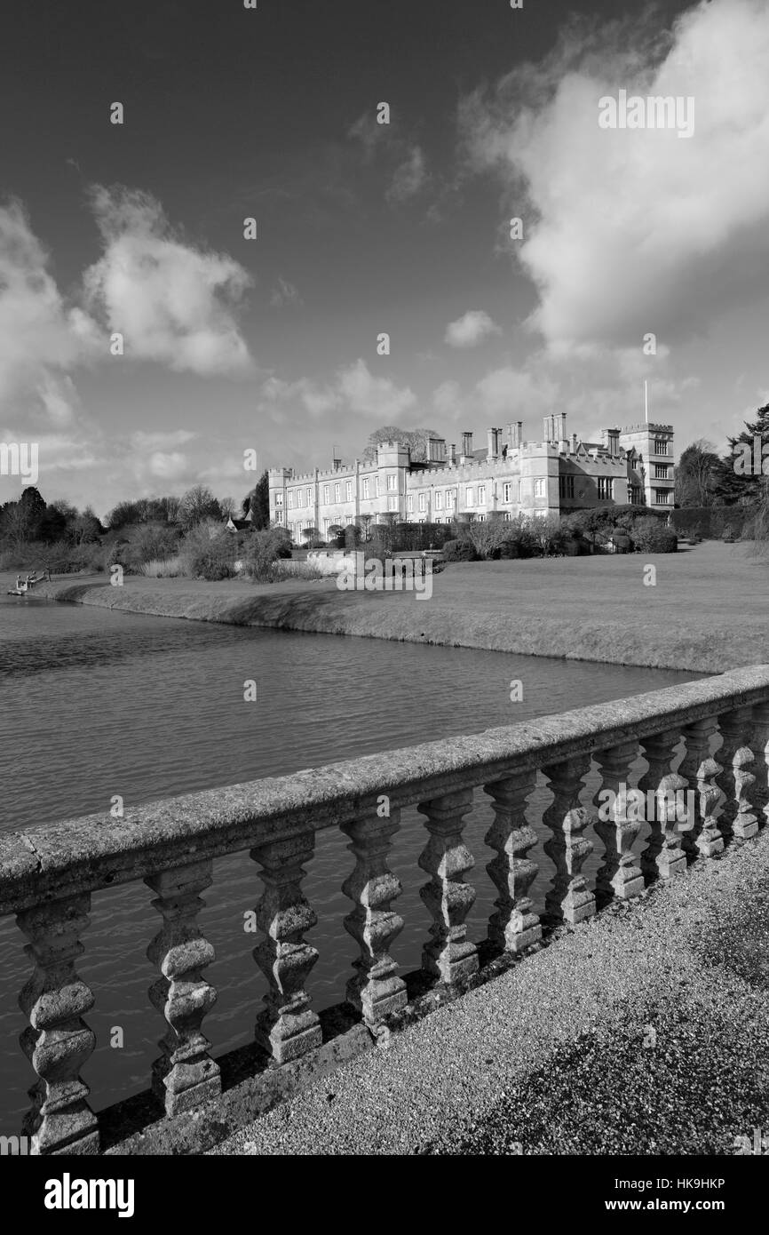 La casa a Deene Park, sede della famiglia Brudenell fin dal 1514, vicino a Corby, Northamptonshire county, Inghilterra Foto Stock