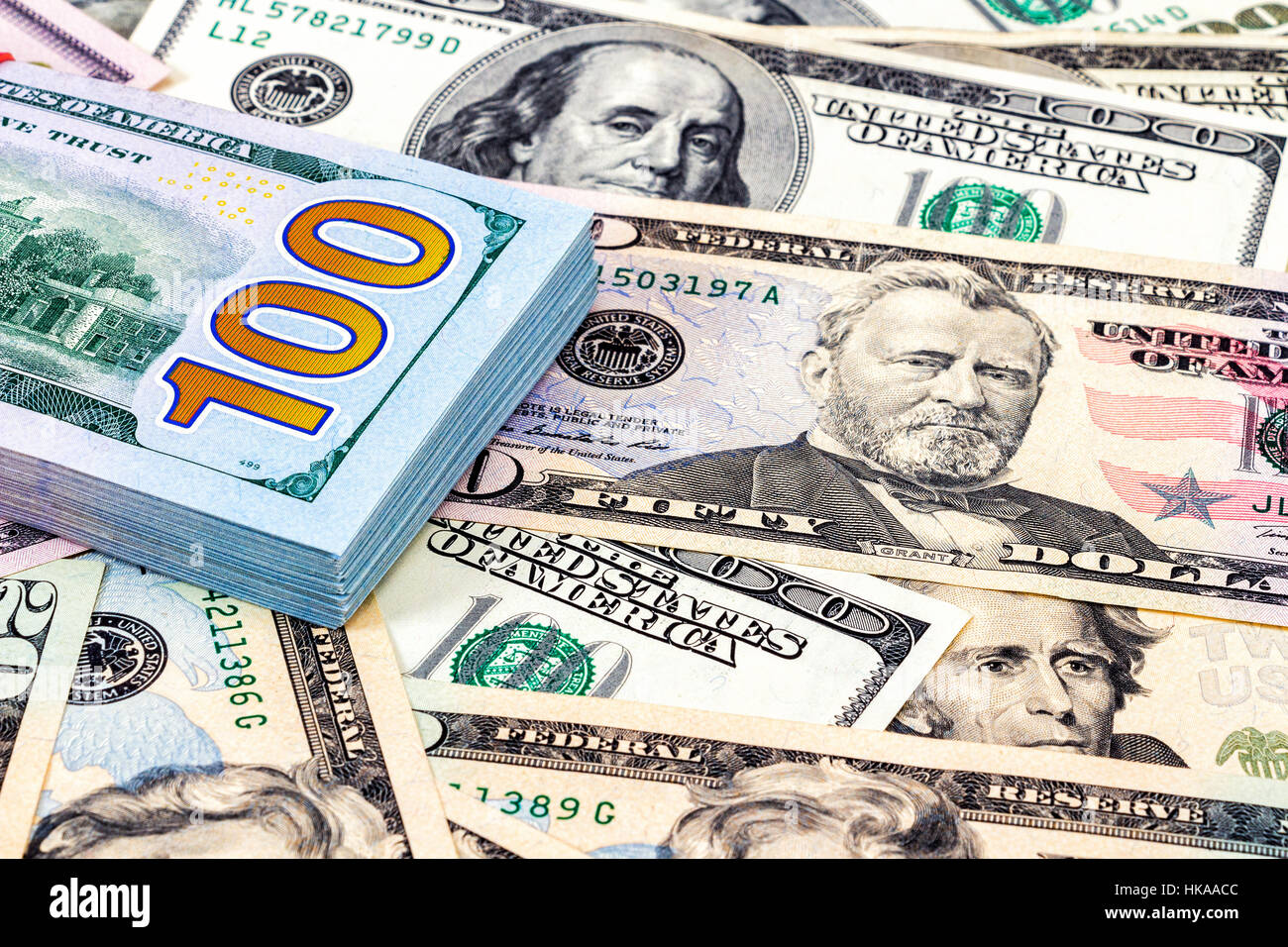 Cumulo di un centinaio di american Dollar Bills close up Foto Stock