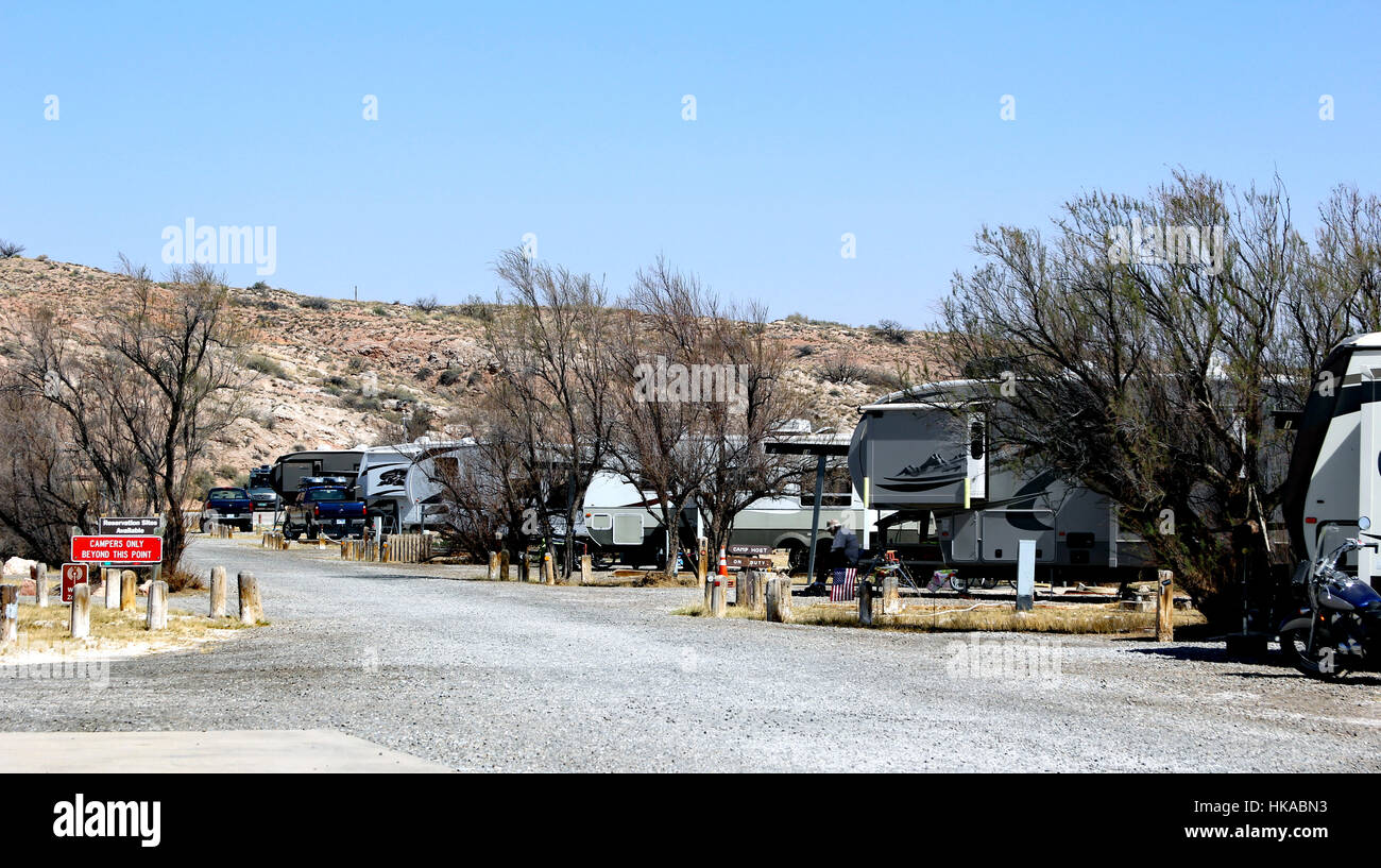 Parcheggio camper a Bottomless lago del Parco Statale a Roswell, New Mexico Foto Stock