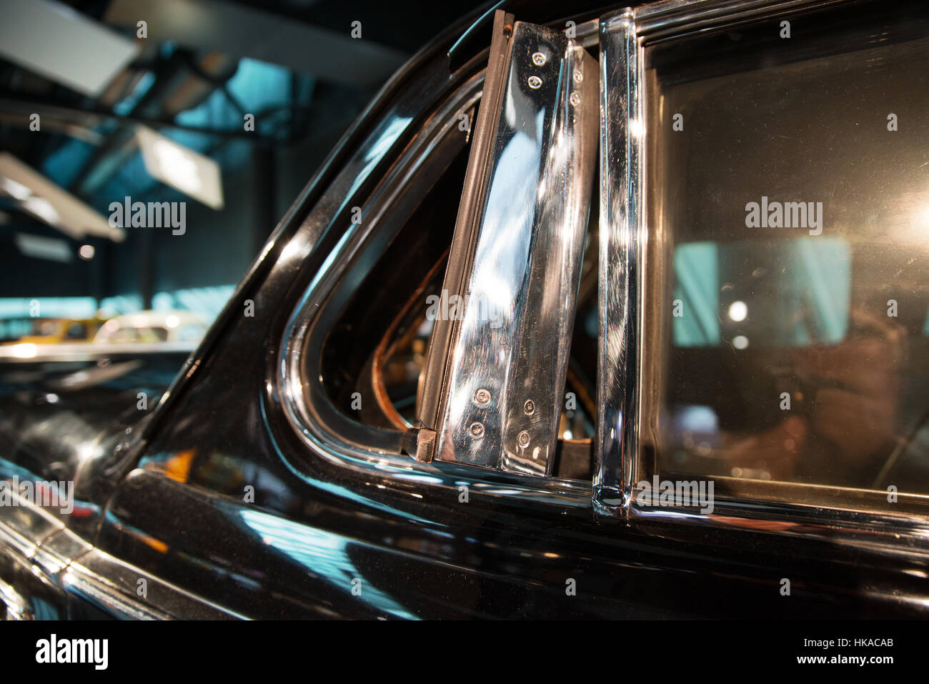 75 mm di vetro di spessore di Josip Stalin a prova di proiettile eè 115 limousine, Riga Motor Museum, Lettonia Foto Stock