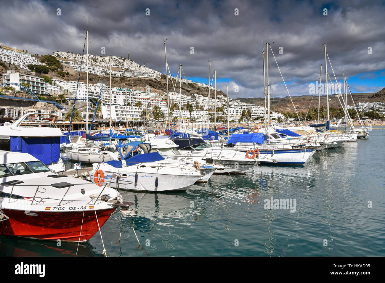 Porto Rico porto porto con barche yacht, holiday resort, Gran Canaria Foto Stock