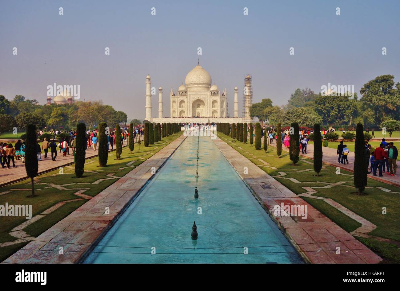 Il Landmark Taj Mahal monumento, un sito Patrimonio Mondiale dell'UNESCO, in Agra, India Foto Stock