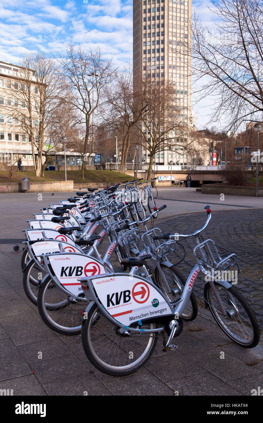 Germania, Colonia, biciclette a noleggio della società Koelner Verkehrsbetriebe KVB (Colonia azienda di trasporto pubblico) Foto Stock