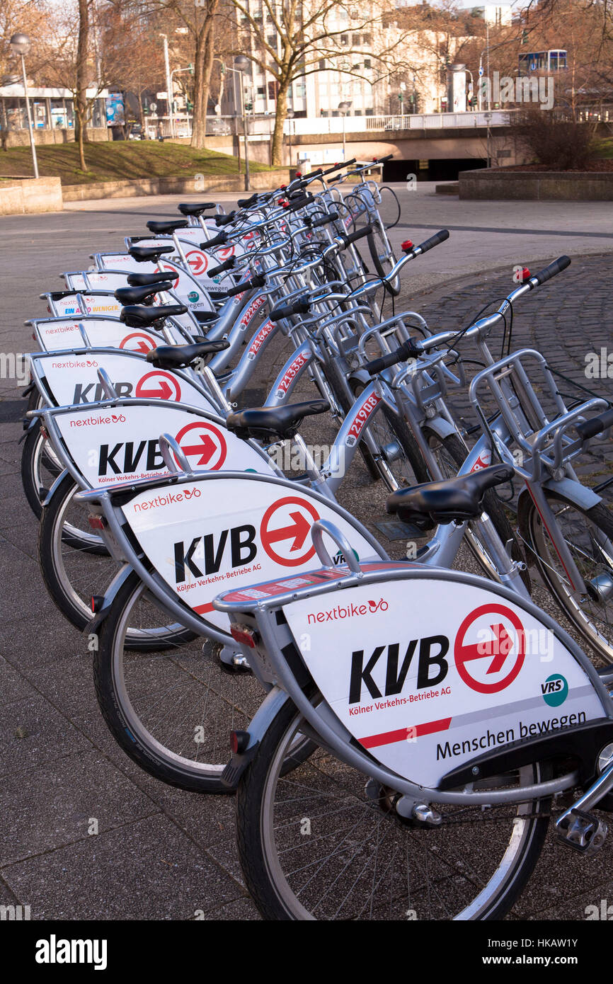 Germania, Colonia, biciclette a noleggio della società Koelner Verkehrsbetriebe KVB (Colonia azienda di trasporto pubblico) Foto Stock